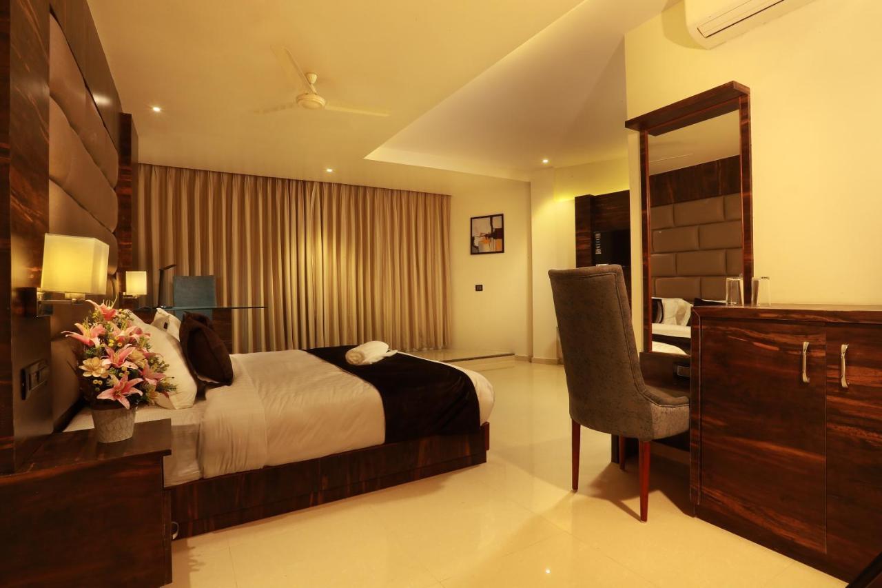 Aura One Hotel Kochi Εξωτερικό φωτογραφία