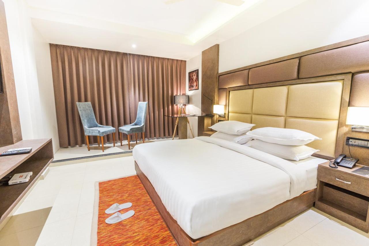 Aura One Hotel Kochi Εξωτερικό φωτογραφία