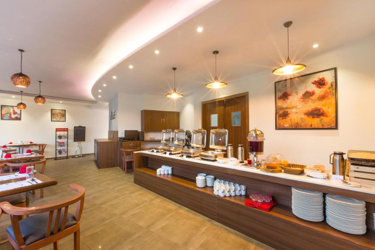 Aura One Hotel Kochi Εξωτερικό φωτογραφία