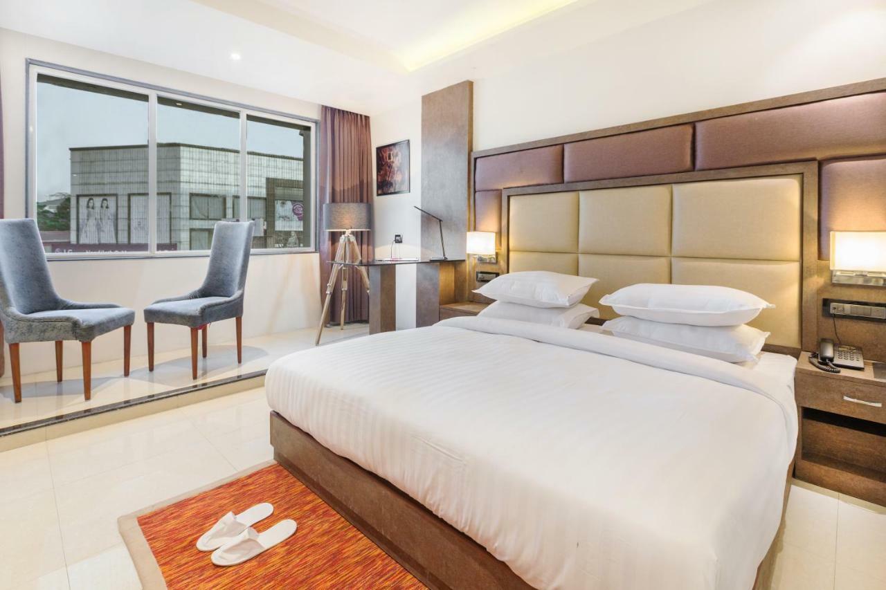 Aura One Hotel Kochi Εξωτερικό φωτογραφία
